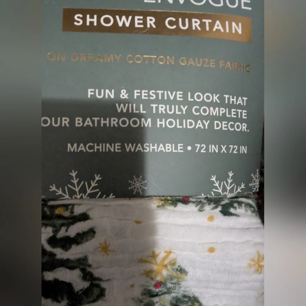 NWT ENVOGUE SHOWER CURTAIN 72